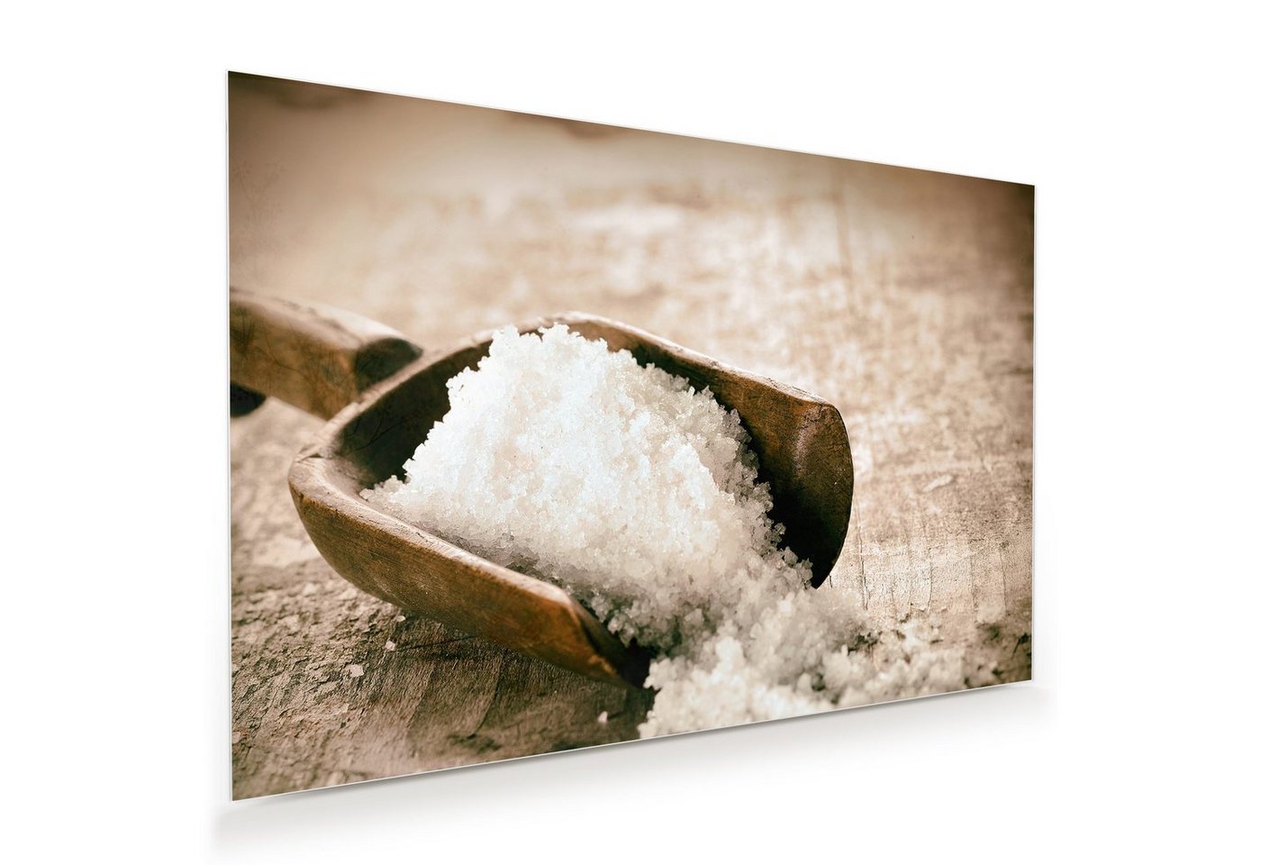 Primedeco Glasbild Wandbild Grobes Salz auf Löffel mit Aufhängung, Gewürze von Primedeco
