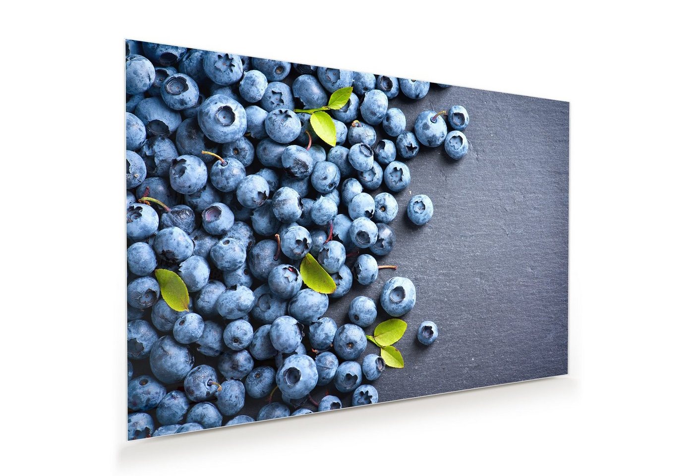 Primedeco Glasbild Wandbild Heidelbeeren auf Tisch mit Aufhängung, Früchte von Primedeco