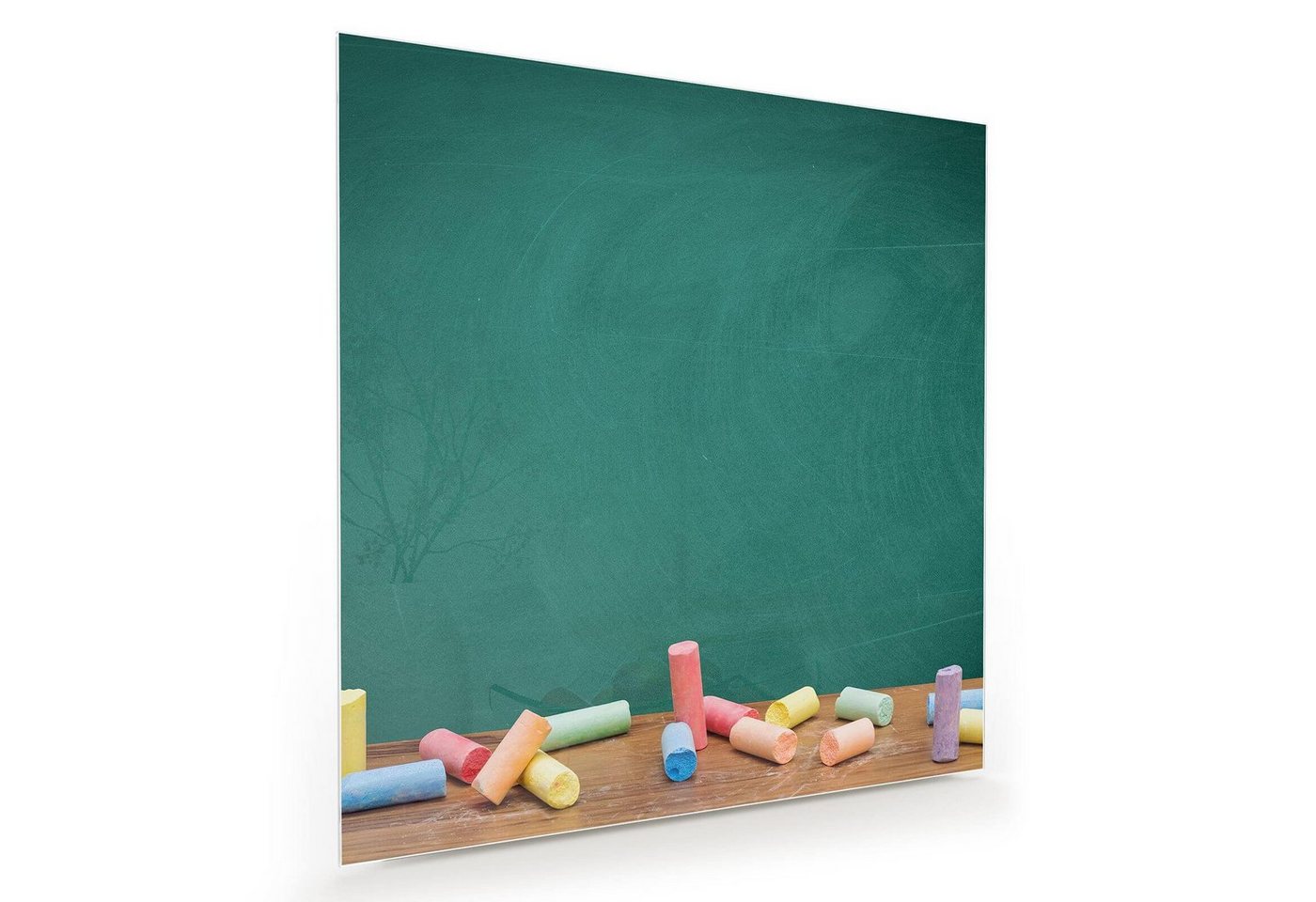 Primedeco Glasbild Wandbild Quadratisch Bunte Kreiden auf Tafel mit Aufhängung, Kinderwelt von Primedeco