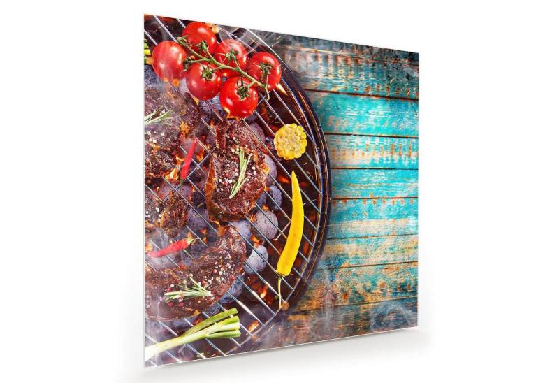 Primedeco Glasbild Wandbild Quadratisch Fleisch auf Grill mit Aufhängung, Speisen von Primedeco