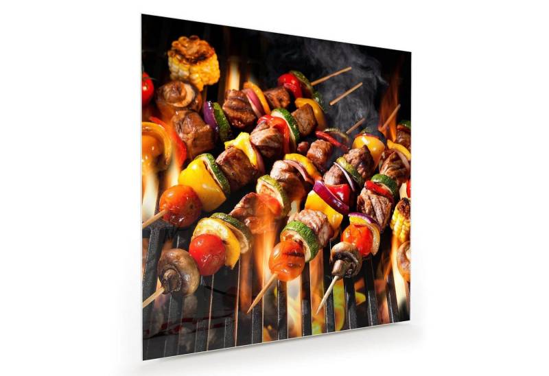 Primedeco Glasbild Wandbild Quadratisch Grillspiesse auf Grill mit Aufhängung, Speisen von Primedeco