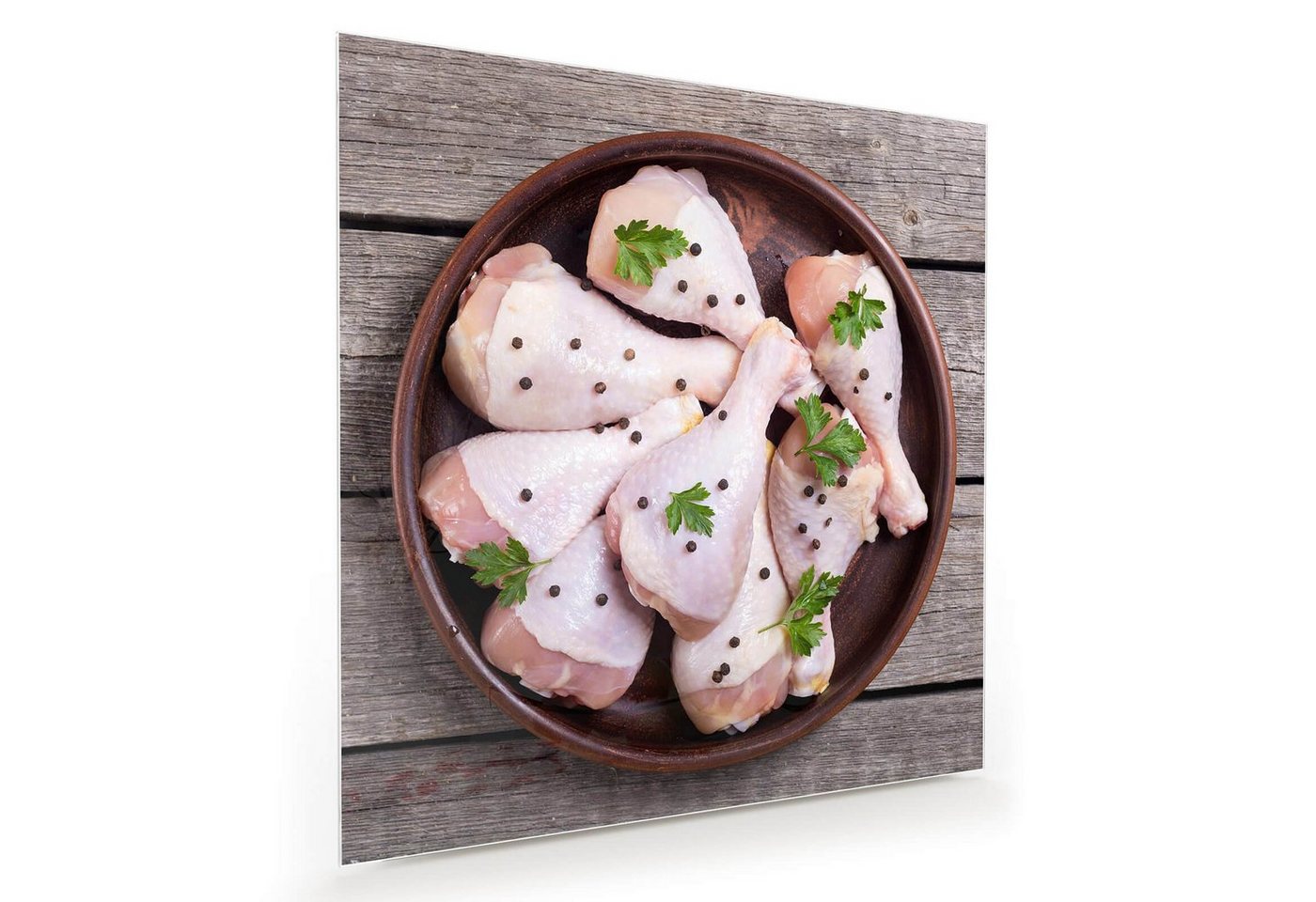 Primedeco Glasbild Wandbild Quadratisch Hühnchen auf Teller mit Aufhängung, Speisen von Primedeco