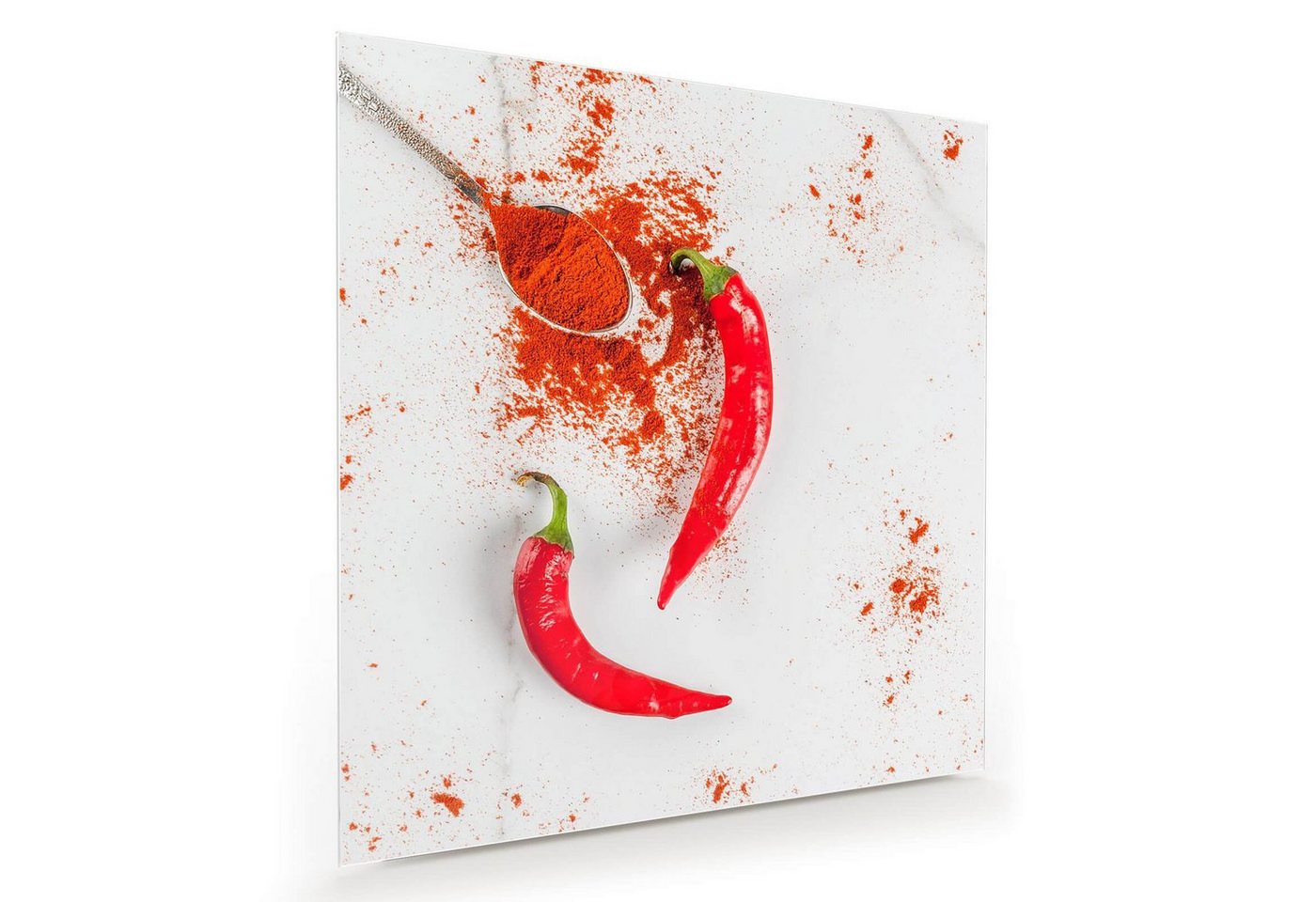 Primedeco Glasbild Wandbild Quadratisch Löffel mit Chilipulver mit Aufhängung, Gewürze von Primedeco