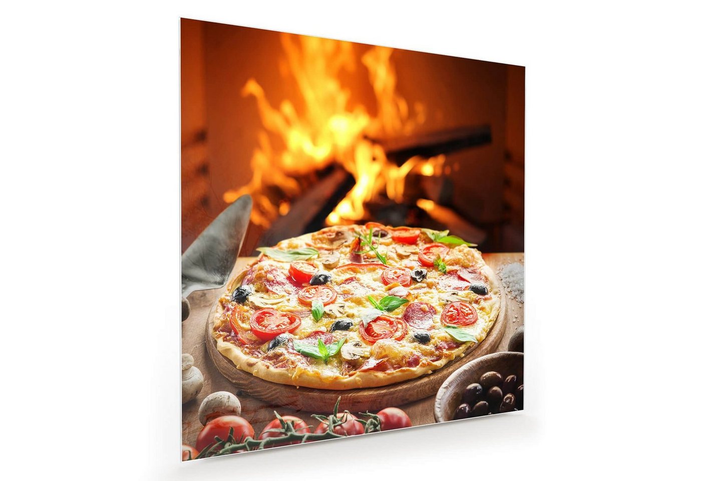 Primedeco Glasbild Wandbild Quadratisch Pizza aus dem Holzofen mit Aufhängung, Speisen von Primedeco