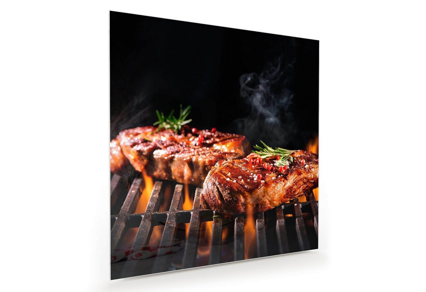 Primedeco Glasbild Wandbild Quadratisch Rindersteak auf Grill mit Aufhängung, Speisen von Primedeco