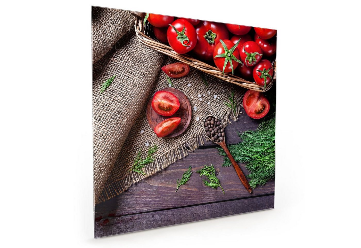 Primedeco Küchenrückwand Küchenrückwand Spritzschutz Glas mit Motiv Tomaten im Korb auf Tisch von Primedeco