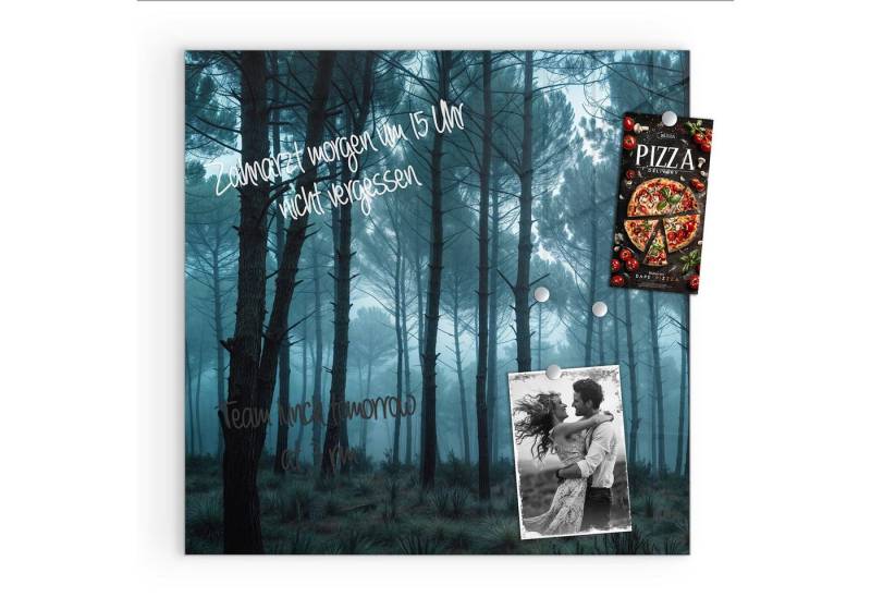 Primedeco Magnettafel Glas Nebeliger Wald Pinnwand Whiteboard beschreibbar, (Inklusive Stift, Magnete und Montagematerial, 1-tlg., 9 verschiedene Größen), Magnetisch und Beschreibbar von Primedeco