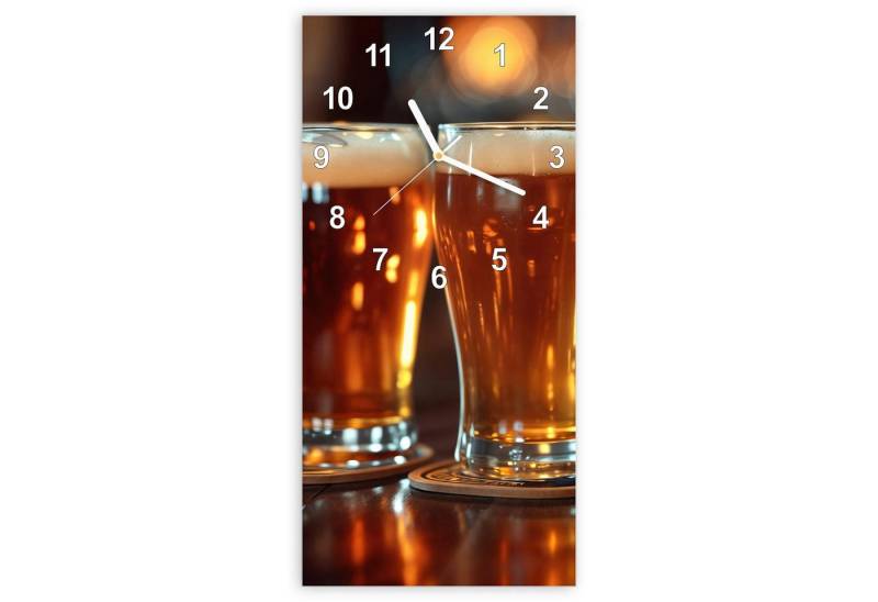 Primedeco Wanduhr Glasuhr Wandkunst Größe 30 x 60 cm mit Motiv Drei Biergläser Bar von Primedeco