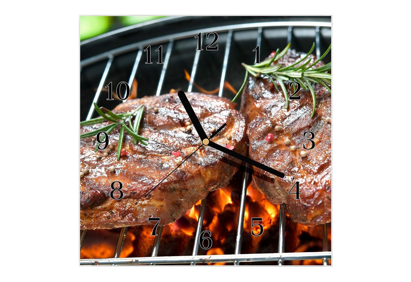 Primedeco Wanduhr Glasuhr Wanduhr Wandkunst Größe 30 x 30 cm mit Motiv Steak auf Grill von Primedeco