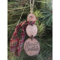 Primitive Weihnachten Natur Holzscheibe Schneemann Ornament Handarbeit Rustikal von PrimitivePics