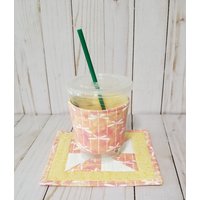 Gesteppter Kaffeetassenwärmer Und Becherteppich-Set Wiederverwendbare Baumwollhülle von PrincessQuiltsDesign