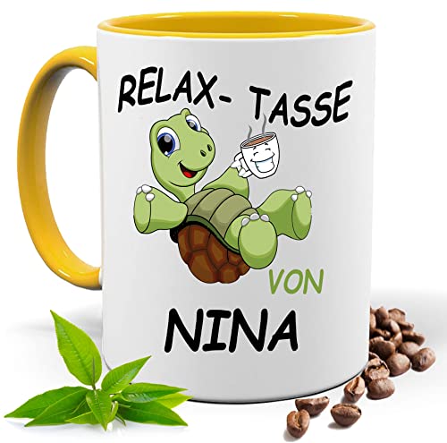 Relax Tasse mit Namen | Lustige bedruckte Tasse mit Schildkröte & Spruch | Personalisiert | Geschenk Idee| Kaffee Tee Tasse | Fototasse, Motivtasse | Kaffeetasse, Teetasse |Keramik (Gelb) von Print Deluxe