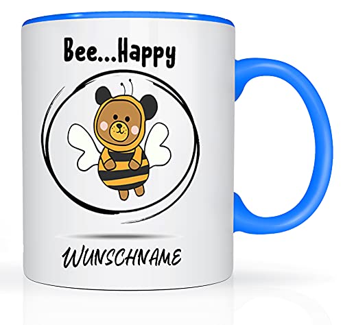 Tasse mit Namen und Bienen Motiv Bedruckt Namentasse Namensbecher Bienenmotiv für Jungen Kindertasse Keramiktasse Weiß/Blau Unisize Geschenktasse Spruchtasse Keramik mit Druck Kinder Tasse 330ml von Print-Klex GmbH & Co.KG