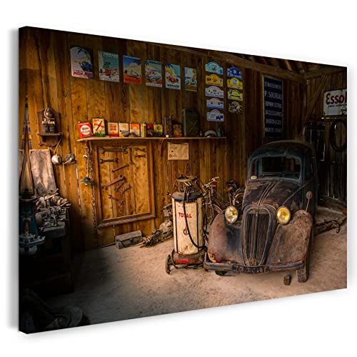 Printed Paintings Leinwand (120x80cm): Verrosteter Oldtimer abgestellt in Garage von Printed Paintings