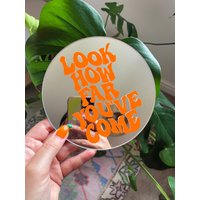 Schauen Sie, Wie Weit Sie Kommen Mini Disc Spiegel - Viele Farben von PrintedWeird