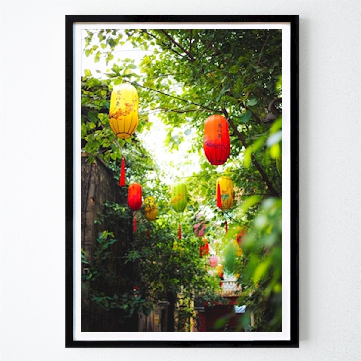 Poster: Asiatische Laternen im Garten von Felix Lohberger von Printler
