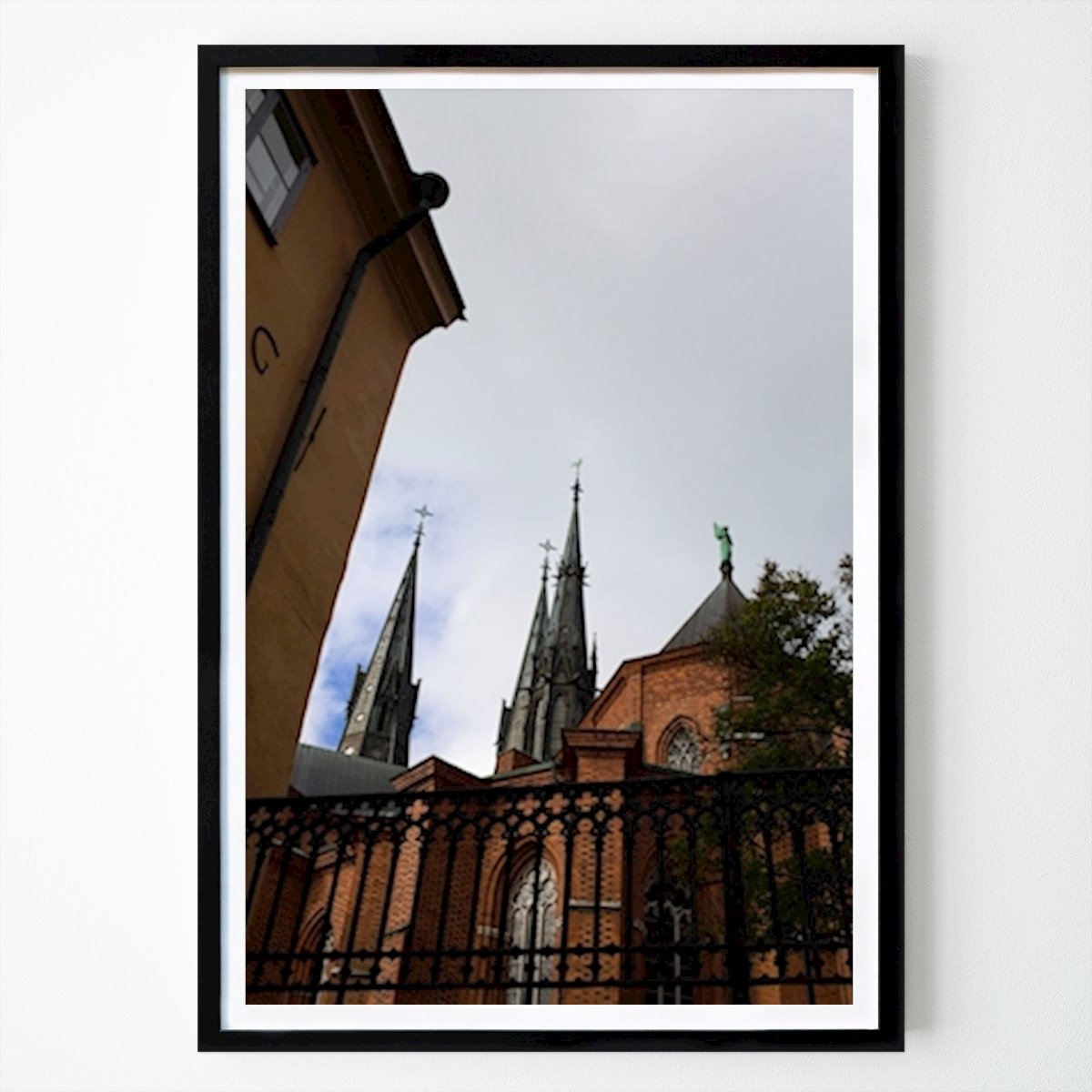 Poster: Kathedrale in einem anderen Winkel von Daniel Söderström von Printler