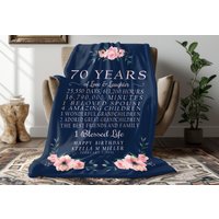 70. Geburtstagsgeschenk Personalisierte Decke, 70 Jahre Geschenk Für Oma Oder Mutter Navy Blue & Blush Pink Floral Custom von PrintsbyChristine