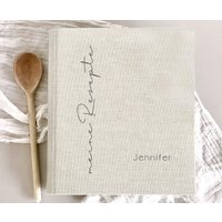 Rezeptbuch Personalisiert "Jennifer", Rezepte, Ordner A5 Oder A4, Geschenk, Beste Freundin, Geburtstag, Weihnachtsgeschenk, Leinen, Beige Rezeptbuch Personalisiert "Jennifer", Rezepte, Ordner A5 Oder A4, Geschenk, Beste Freundin, Geburtstag, Weihnachtsgeschenk, Leinen, Beige von Printsonalities