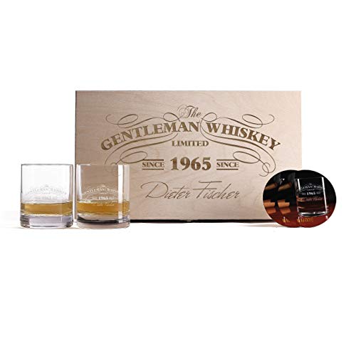 Herz & Heim® 2 Gravierte Whiskygläser mit bedruckten Untersetzern in einzigartiger Geschenkbox zum Geburtstag oder Vatertag von Privatglas