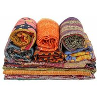 Lot 15 Stück Handgemachte Vintage Kantha Quilt Handgestickt Bestickt Gudari Sale Tagesdecke Ethno Wurf Ralli Baumwolldecke von Priyankatextiles