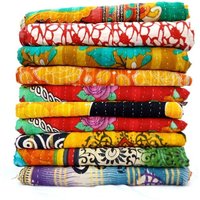 Lot 20 Stück Handgemachte Vintage Kantha Quilt Handarbeit Bestickt Gudari Sale Tagesdecke Ethno Wurf Ralli Baumwolldecke von Priyankatextiles