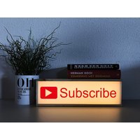 Abonnieren Sie Das Zeichen - Leuchtkasten Abonnieren Geschenk Für Vlogger Youtube Lightbox Versorgung Beleuchtetes Schild Vlog-Zeichen von Project121