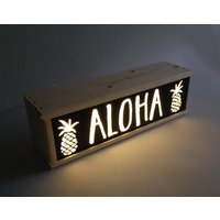 Aloha Beleuchtete Weinkiste Ananas-Dekor, Led-Willkommensschild von Project121