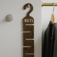 Personalisierter Gürtelhalter, Schrankorganisator, Geschenk Für Mann, Freund, Rustikales Holzgürtelhalter Männer Personalisierter Gürtelhalter, Schrankorganisator, Geschenk Für Mann, Freund, Rustikales Holzgürtelhalter Männer von PromiDesign