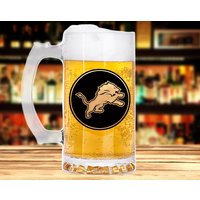 Detroit Lions Bierkrug Stein Glas Personalisiertes Geschenk Für Männer American Football Sport Mann Vatertagsgeschenk Ihn K351 von ProperMugs4Gift