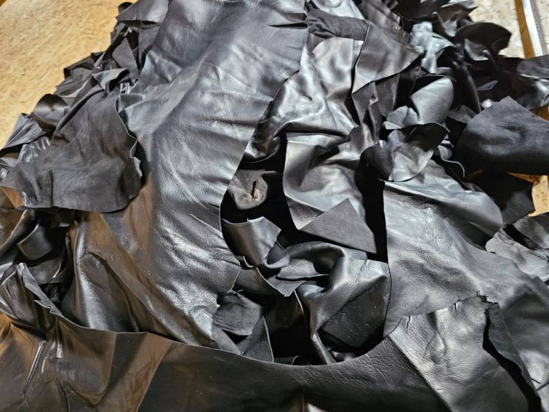 Provellus Bastelnaturmaterial Ziegen Leder Abschnitte schwarz gefärbtes Naturleder 0.7mm Nappa Leder von Provellus