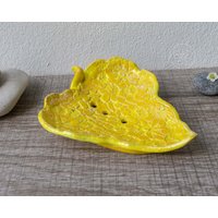 Gelb Blatt Form - Keramik Seifenschale Soap Dish Handmade, Handgemacht von PrunkwindeKeramik