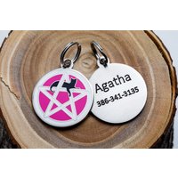 Wicca Katze Id Tag - Personalisierte Pentagramm Benutzerdefinierte Haustier Namensschild Pink Wicca Katze Id Tag - Personalisierte Pentagramm Benutzerdefinierte Haustier Namensschild Pink von Pugs2Persians
