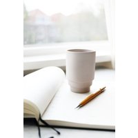 Tasse - Montagsbecher Puikdesign Porzellan Handgefertigt Keramik Kaffee Tee Stapelbar Matt Farbe Valentinstagstasse von PuikDesign