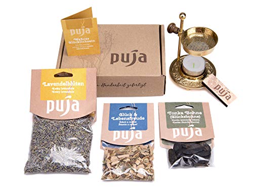 Puja Räucher-Geschenk-Set 6-teilig 'Glücklichsein' (3X Räucherwerk, 1x Teelichtstövchen mit Teelicht, 1x Räucheranleitung, 1x Geschenkkarte, 1x Geschenkbox 17x12x5cm) mit Tonka-Bohne und Lavendel von Puja