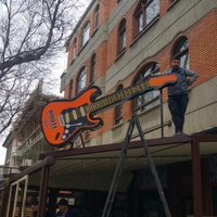 Personalisiertes 3D Metallschild Für Den Außenbereich von Pupax