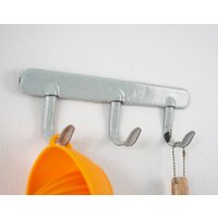 Emaillierte Vintage Küchen Wandgarderobe Mit 3 Haken Dekor Der 70Er Jahre Emaillierte Vintage Küchen Wandgarderobe Mit 3 Haken Dekor Der 70Er Jahre von PurNoli