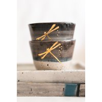 Philomena Handgefertigte Tasse Keramiktasse Handbemalt Keramik Cup Kaffee Tee Coffee Handmade Handpainted Handarbeit Gift Geschenk Libelle Philomena Handgefertigte Tasse Keramiktasse Handbemalt Keramik Cup Kaffee Tee Coffee Handmade Handpainted Handarbeit Gift Geschenk Libelle von PurePurityShop