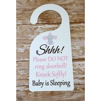 Shhhh Baby Schlafen Kinderzimmer Zeichen Babyparty Geburt Neue Mutter Personalisierte Geschenk Haustürschild Elefant Schwangere Babys Zimmer von PurelyPersonalized