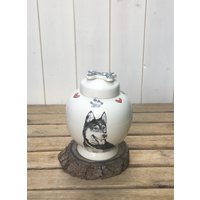 Handbemalte Haustier Urne Individuelle Keramik Urne Für Hunde von PurpleGlazePotteryUK