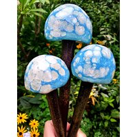Handgemachte Keramikpilz-Gartenstecker - 3Er-Set Outdoor Decor von PurpleHeatherPottery