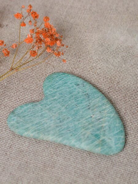 PurpurRosé - Beauty trifft Edelstein Gua Sha - Das Beauty-Tool für deine Anti-Aging Gesichtsmassage von PurpurRosé - Beauty trifft Edelstein