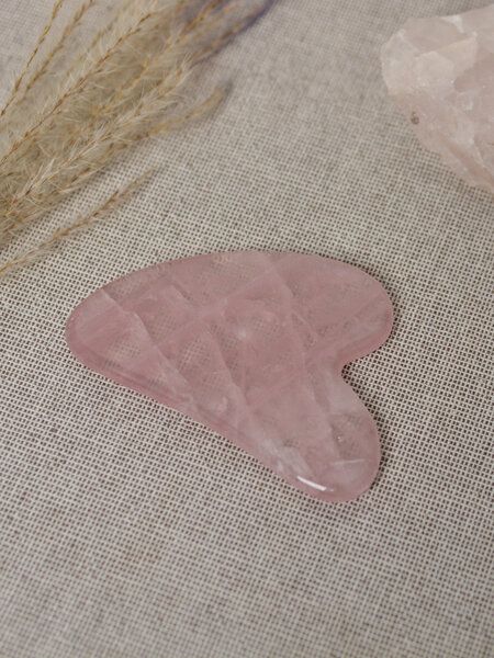 PurpurRosé - Beauty trifft Edelstein Gua Sha - Das Beauty-Tool für deine Anti-Aging Gesichtsmassage von PurpurRosé - Beauty trifft Edelstein