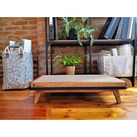 Katzenkratzbaum Aus Nussbaum, Lounge Mit Austauschbarem Einsatz Pappe Für Große Katzen von PurrFurPL