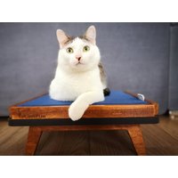 Sperrholz-Katzenbett "Cat Pad" Mit Austauschbarem Kissen in Walnussfarbe Von Purrfur." von PurrFurPL