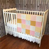 Patchwork Baby Quilt - Frühling Knospen von Puttsow