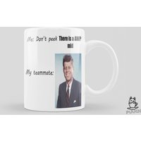 Lustige Counter Strike Kaffeetasse | Geschenk Für Sie Oder Ihn Coole Csgo Tasse Mit Cs Go Geburtstagsgeschenk Einzigartiges Meme John Kennedy von PuuchRiga