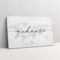 Leinwand Weltkarte "Zuhause" Mit Koordinaten Und Namen - Poster in Beige, Bild, Willkommensschild, Koordinatenposter Leinwand Weltkarte "Zuhause" Mit Koordinaten Und Namen - Poster in Beige, Bild, Willkommensschild, Koordinatenposter von Puyemine