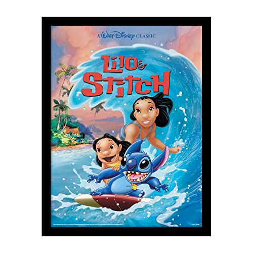 Pyramid International Disney Lilo and Stitch Gerahmter Kunstdruck, Wellen-Surf-Design, 30 x 40 cm Offizieller Merchandise-Artikel von Pyramid International