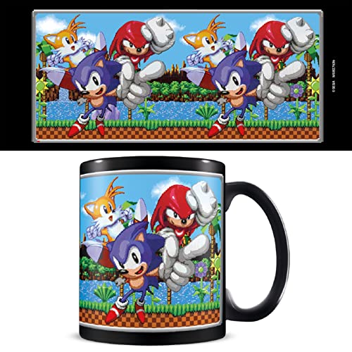 Pyramid International Sonic The Hedgehog Tasse (Trio-Level-Szenen-Design), Keramik-Kaffeetasse in Präsentationsbox, offizielles Merchandise-Produkt, Schwarz, Blau, Grün von Pyramid International